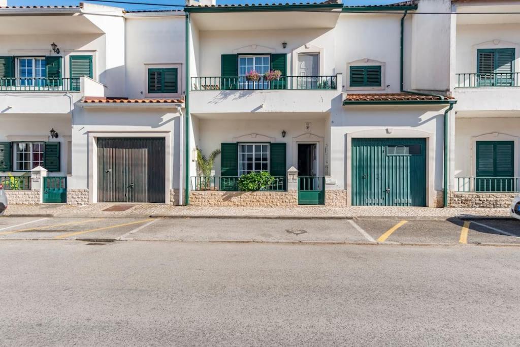 Suite Mendanha Samora Correia ภายนอก รูปภาพ